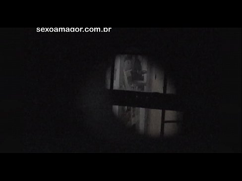 ❤️ Блонди ба таври махфӣ аз ҷониби як сайёҳи ҳамсоя, ки паси хиштҳои холӣ пинҳон шудааст, сабт мешавад Секс дар порно tg.flvporn.ru ️❤
